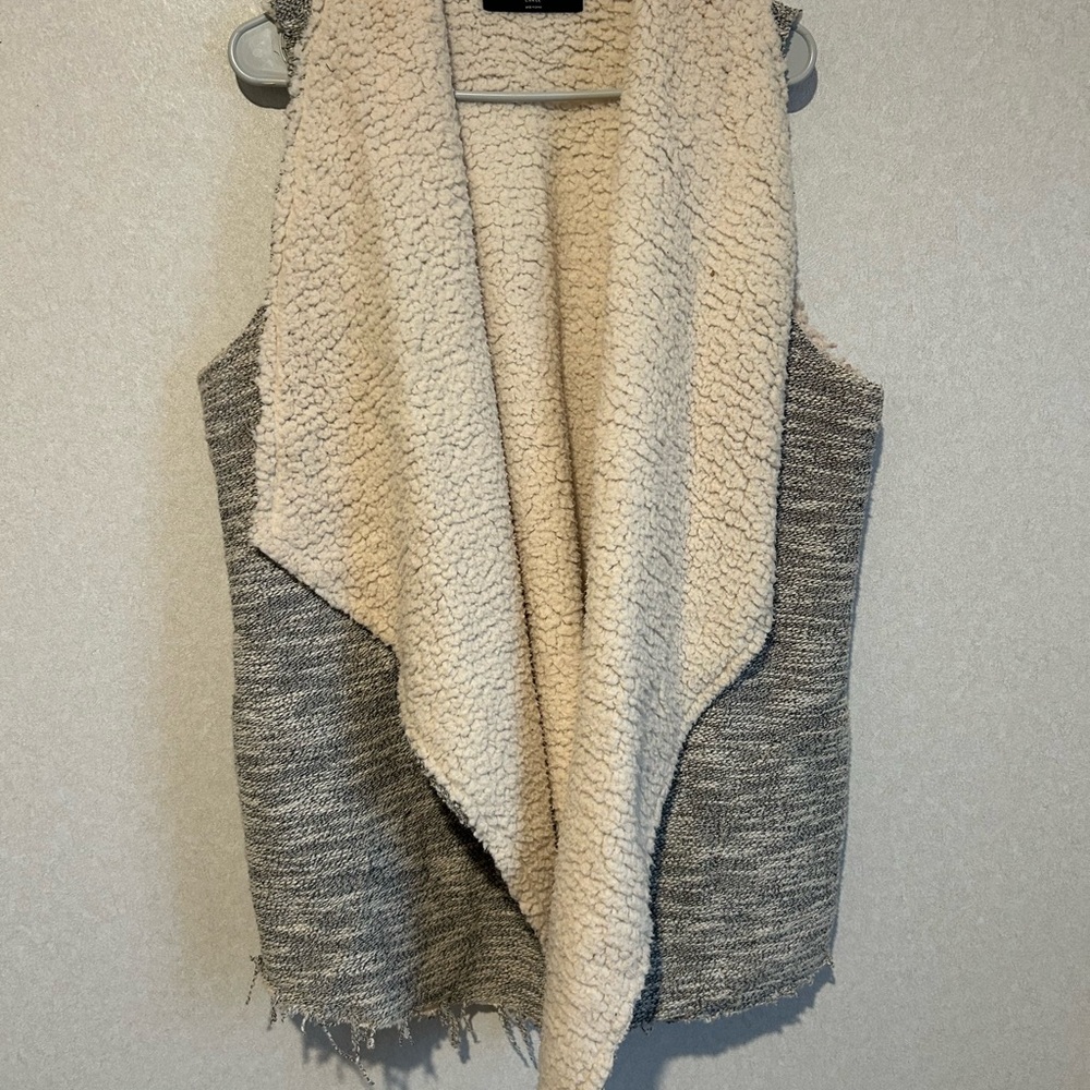 Cozy Sherpa Designer Very Warm Vest By Ethereal, Grey And White Size Large